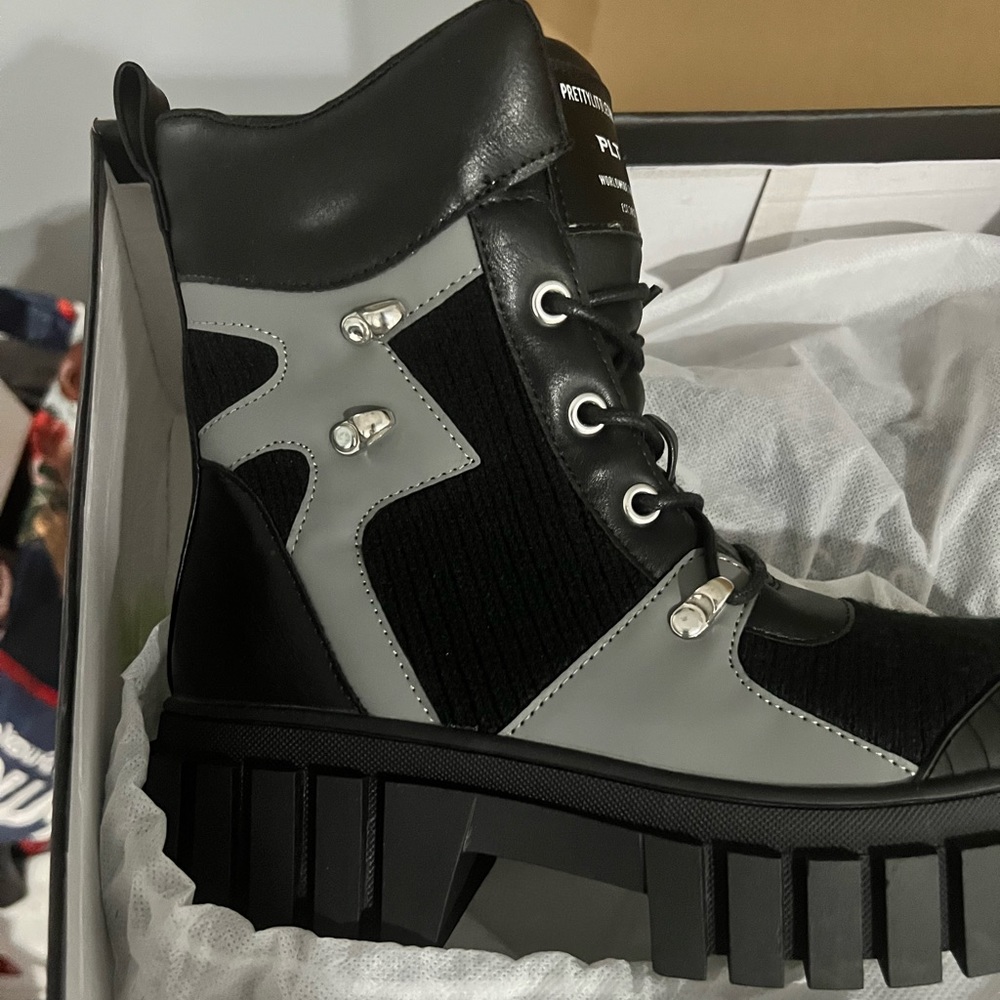 Combat boots